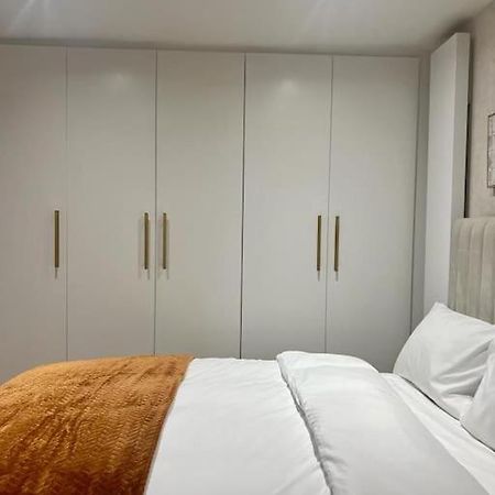 Апартаменти New Flat In Holland Park Лондон Екстер'єр фото