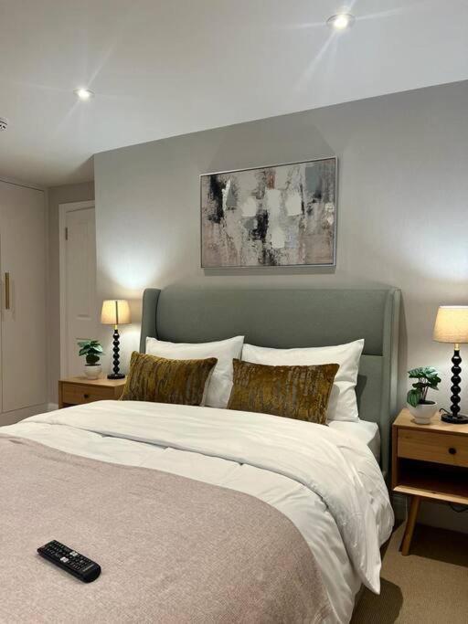 Апартаменти New Flat In Holland Park Лондон Екстер'єр фото
